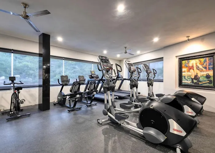 New 3 Bd With Pool And Gym *
