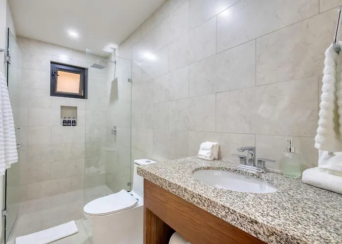 New 3 Bd With Pool And Gym